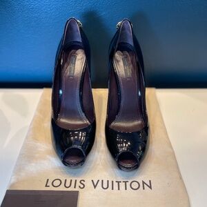 Louis Vuitton Black Patent Leather Oh Really! Peep Toe Pumps size 41